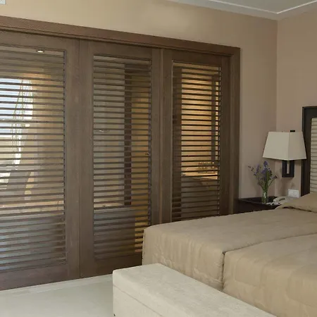 Rezort Helona (adults Only) 5*